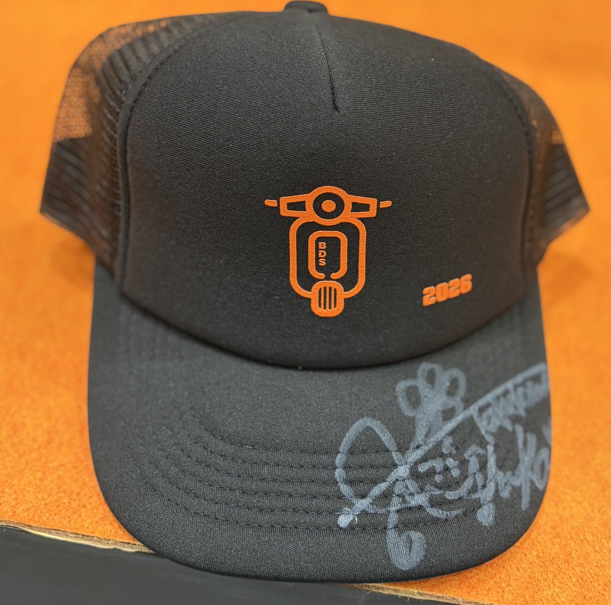 しまみけ tweet media