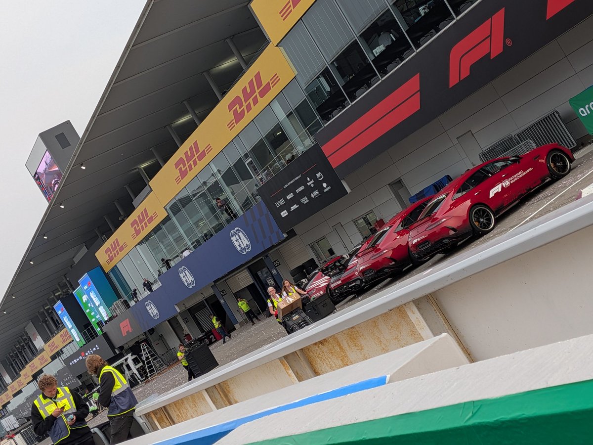 だやん― tweet media