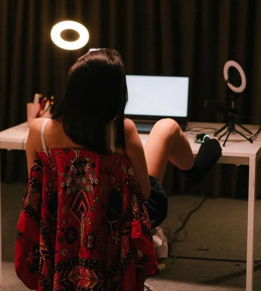 TahitiAngelGirlfreen tweet media