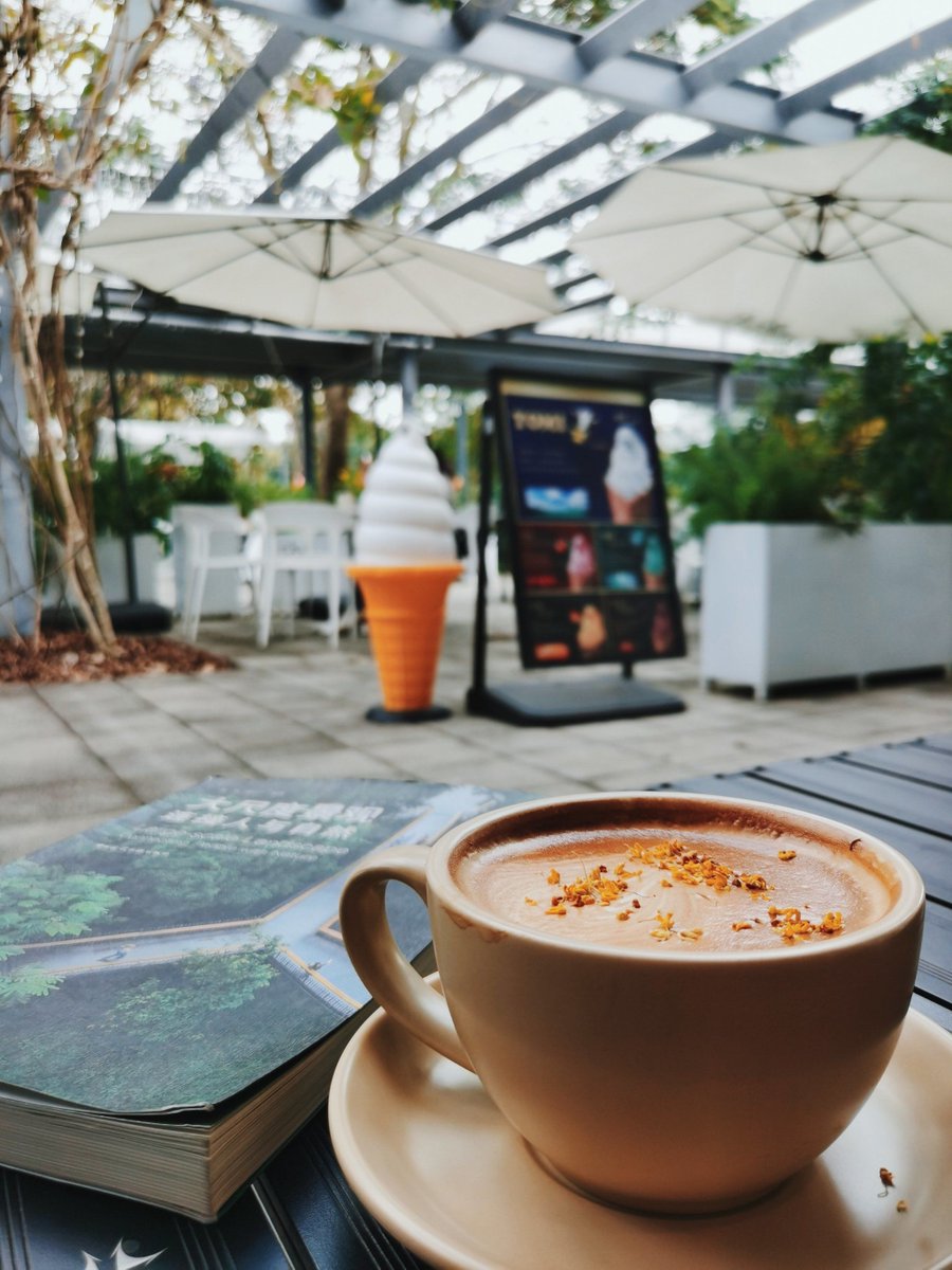 Katie Janice tweet media