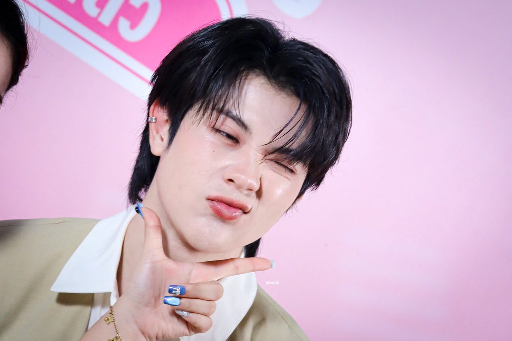 ❥･• พะพวย • ʙᴇᴠᴇʀɪs🌳⛅️ tweet media