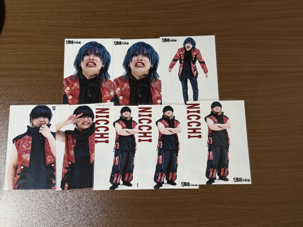 ahisuggoifan's tweet photo. 【譲渡】夕闇ブロマイド
譲)画像のもの

求)1枚200円

手持ちのブロマイドに更新がありましたので再掲です。
コンプ済みのため譲渡での募集ですが、お手持ちのブロマイドご提示いただければ交換も検討します。
向上、感謝祭でのお渡し希望です。
よろしくお願いいたします。 https://t.co/vmiHpkefg9