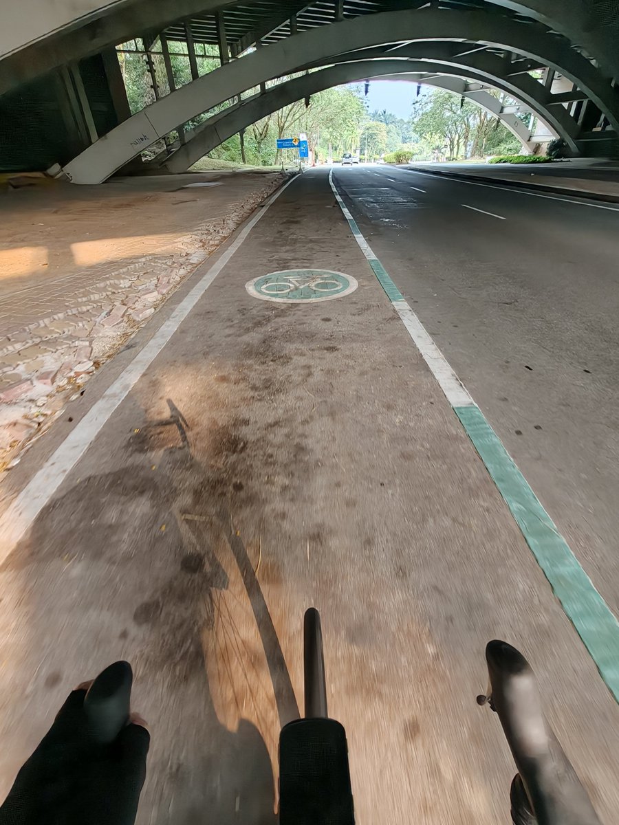 AndySaiden's tweet photo. @TranspAccess @DBKL2u Cyberjaya bike lanes https://t.co/pwHGDVA5yp