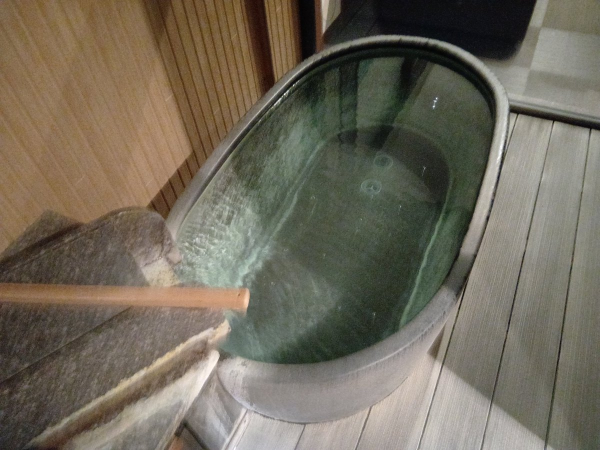 ブエル tweet media