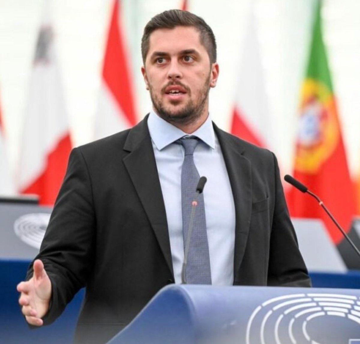 Peionews tweet media