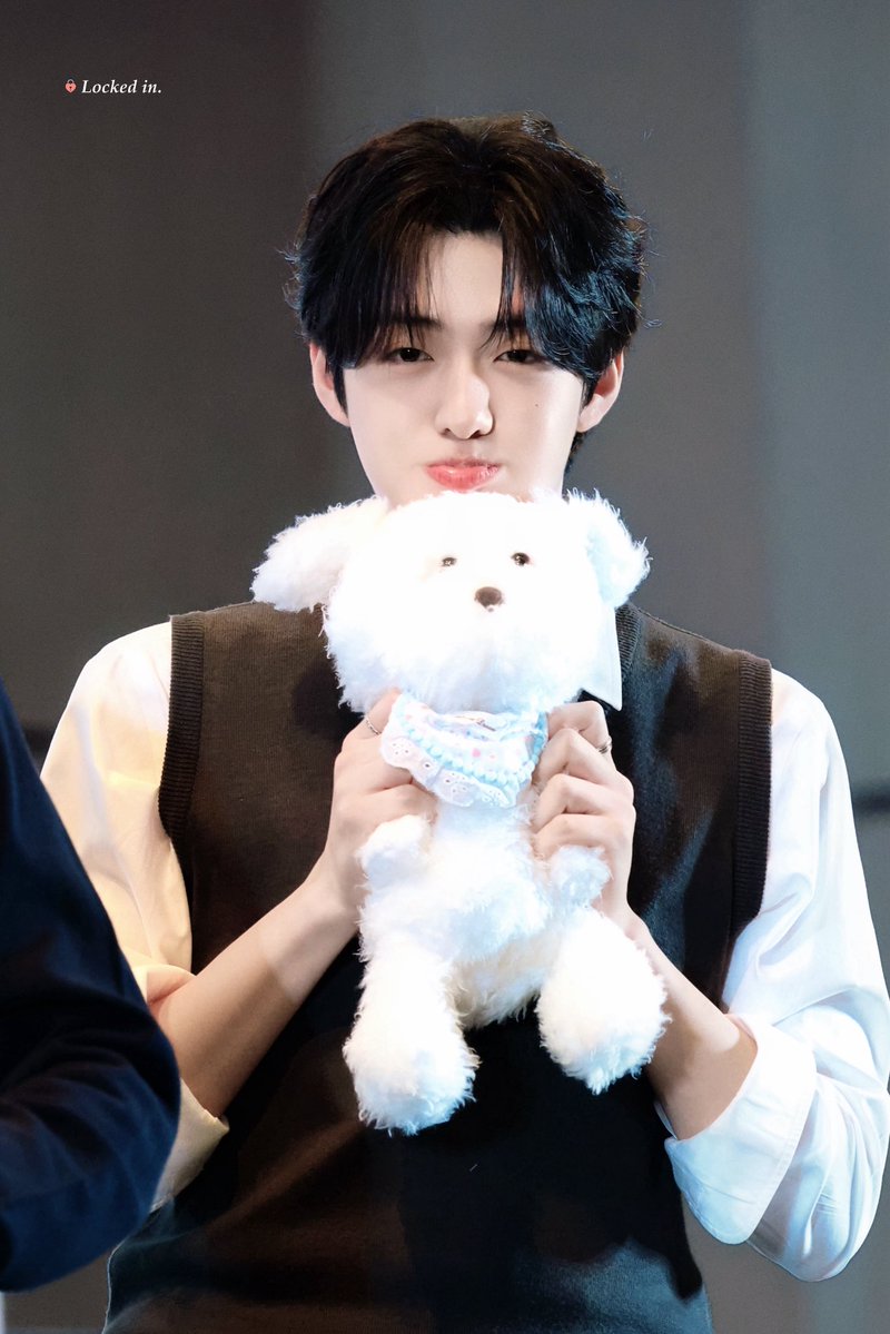 𝑳𝒐𝒄𝒌𝒆𝒅 𝒊𝒏 tweet media