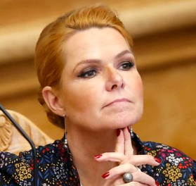 M_K_Petersen's tweet photo. Så @LiberalAlliance ..
Kunne Inger Støjberg være medlem af jeres parti, ud fra jeres alternative syn på moral og lovgivning?

#LøgnerLiberale #DaddyDopehead #Forbrydere 
#DKpol #Valg #DKMedier #SoMe https://t.co/9glCOe6CDL