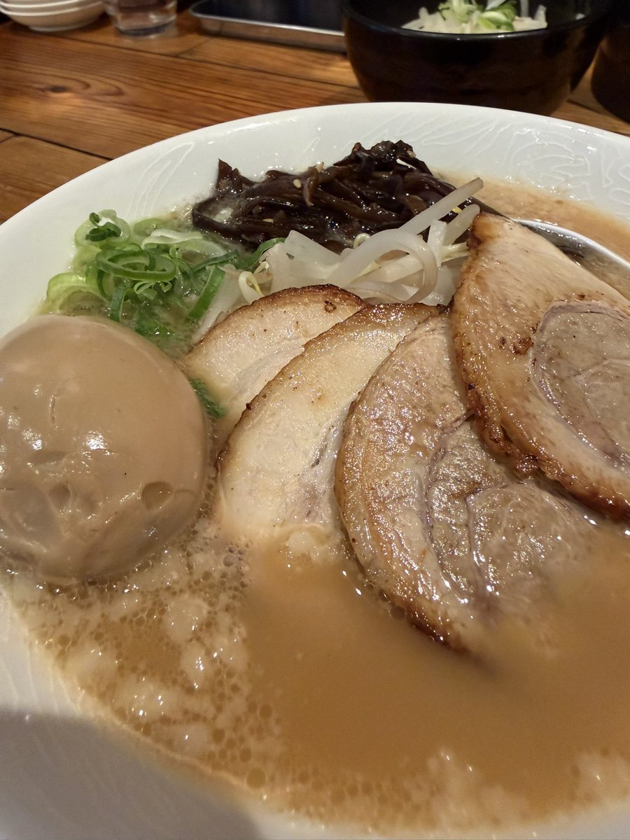 Misha/Bassと猫とカメラと山が無いと生きていけません tweet media