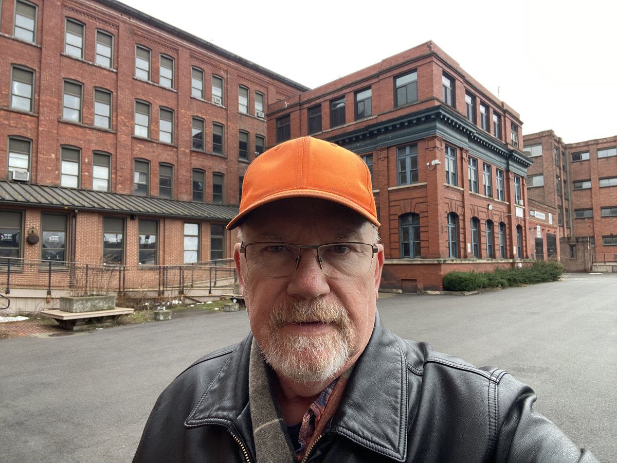 pondaroski's tweet image. 20260321 29°F Grateful To Be Surviving With Friends During These Un-Normal Times,, Rochester, NY. Z.
#pondaroski
#joeziolkowski
#unnormal
#jflack13
#bambiflax
#friendship
#trajectoryportfolio
#thehungerfirdbuilding
#simplepleasures
#mindful
#time
#artishard
#spring
#march