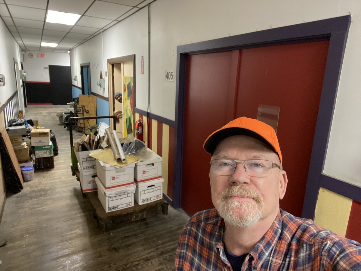 pondaroski's tweet image. 20260321 29°F Grateful To Be Surviving With Friends During These Un-Normal Times,, Rochester, NY. Z.
#pondaroski
#joeziolkowski
#unnormal
#jflack13
#bambiflax
#friendship
#trajectoryportfolio
#thehungerfirdbuilding
#simplepleasures
#mindful
#time
#artishard
#spring
#march