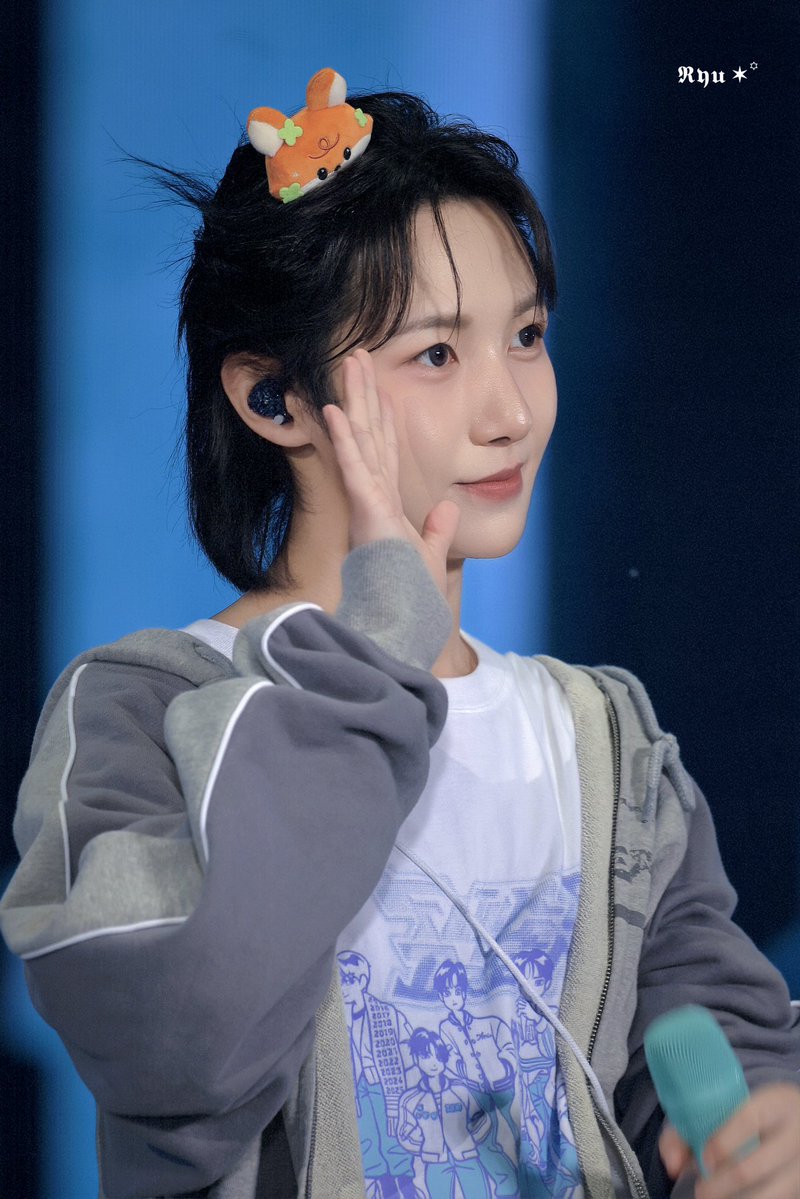 Renjun jobless era 💛 tweet media