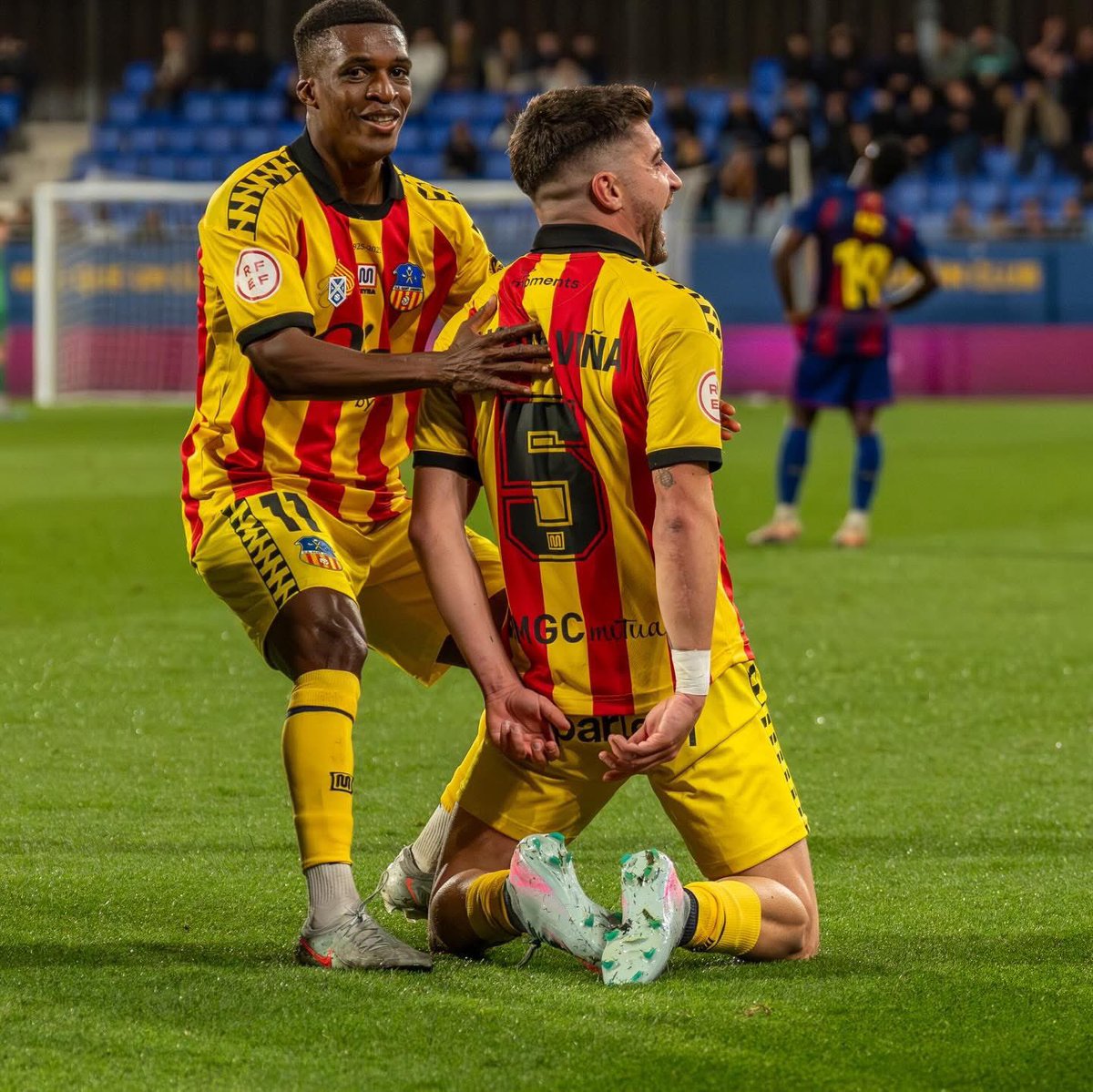 barrybouba986's tweet photo. Vamoooos❤️💛3️⃣✅⚔️ https://t.co/OVjVH0kx9J