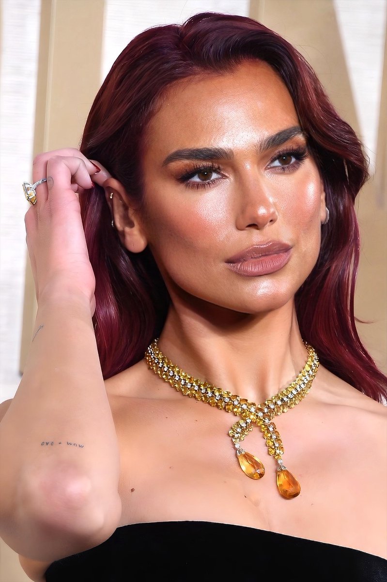 Bollywood makeup tweet media