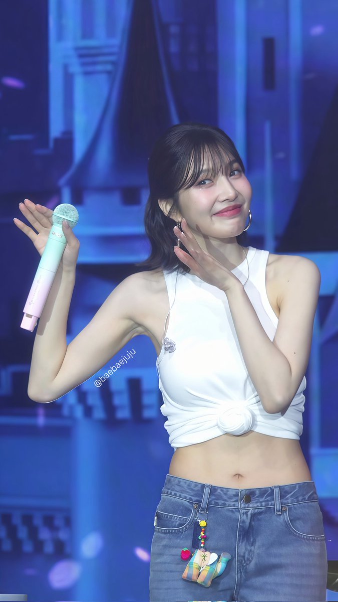 DryBaecon tweet media