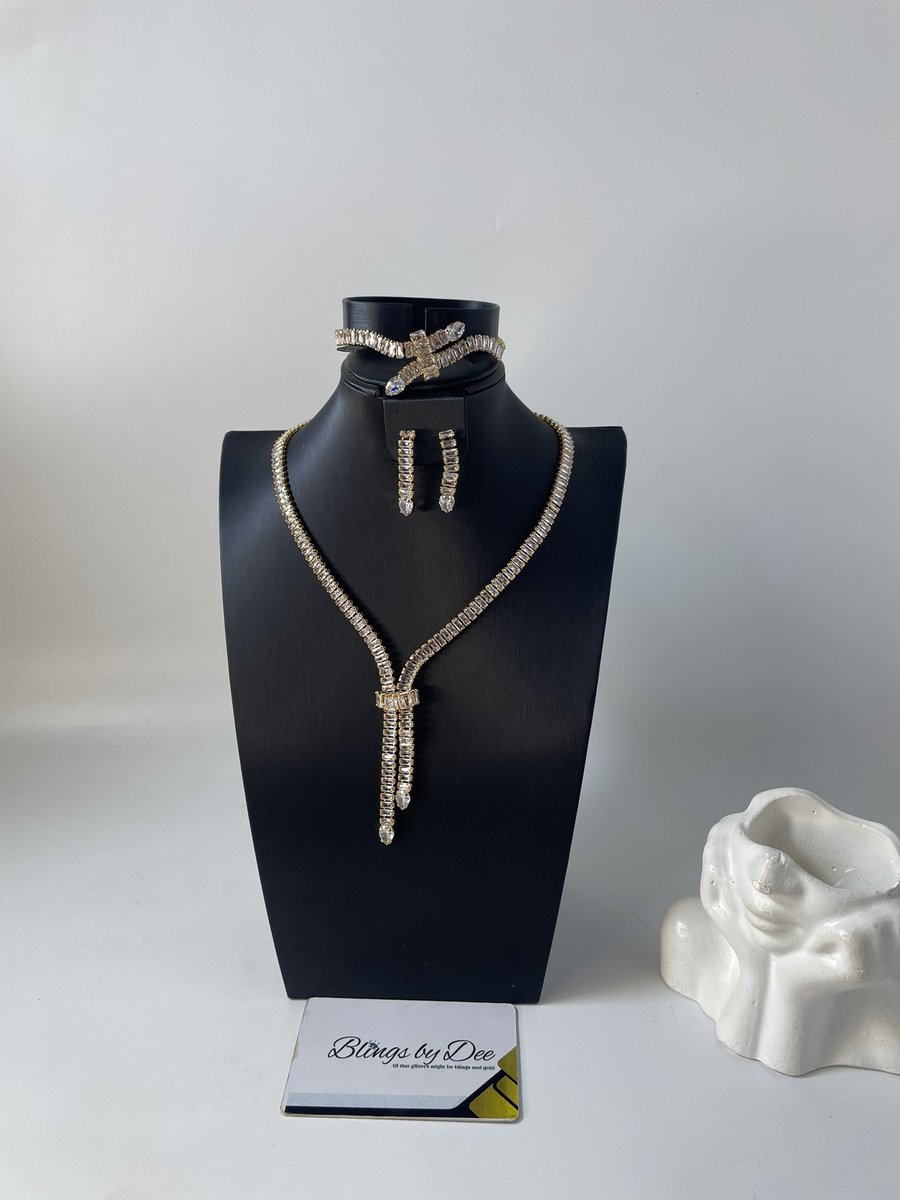 Miss Dee ✨💫 D Jewelry Plug tweet media