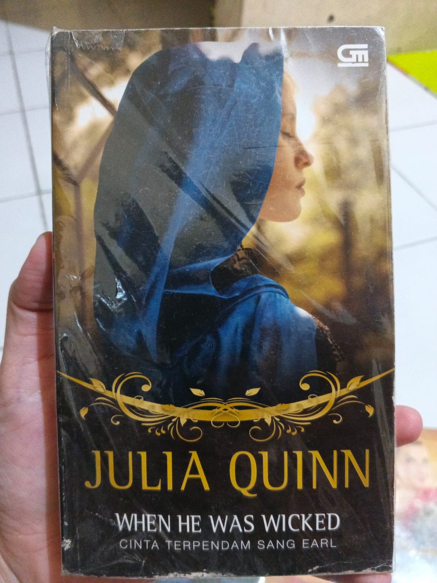 vandeosar's tweet photo. Guys aku jual buku seri Bridgerton dan Uketsu yang Teka-teki Gambar Aneh. DM for price.

#jualbuku #Bridgerton #Uketsu https://t.co/kQLA4p6M9B