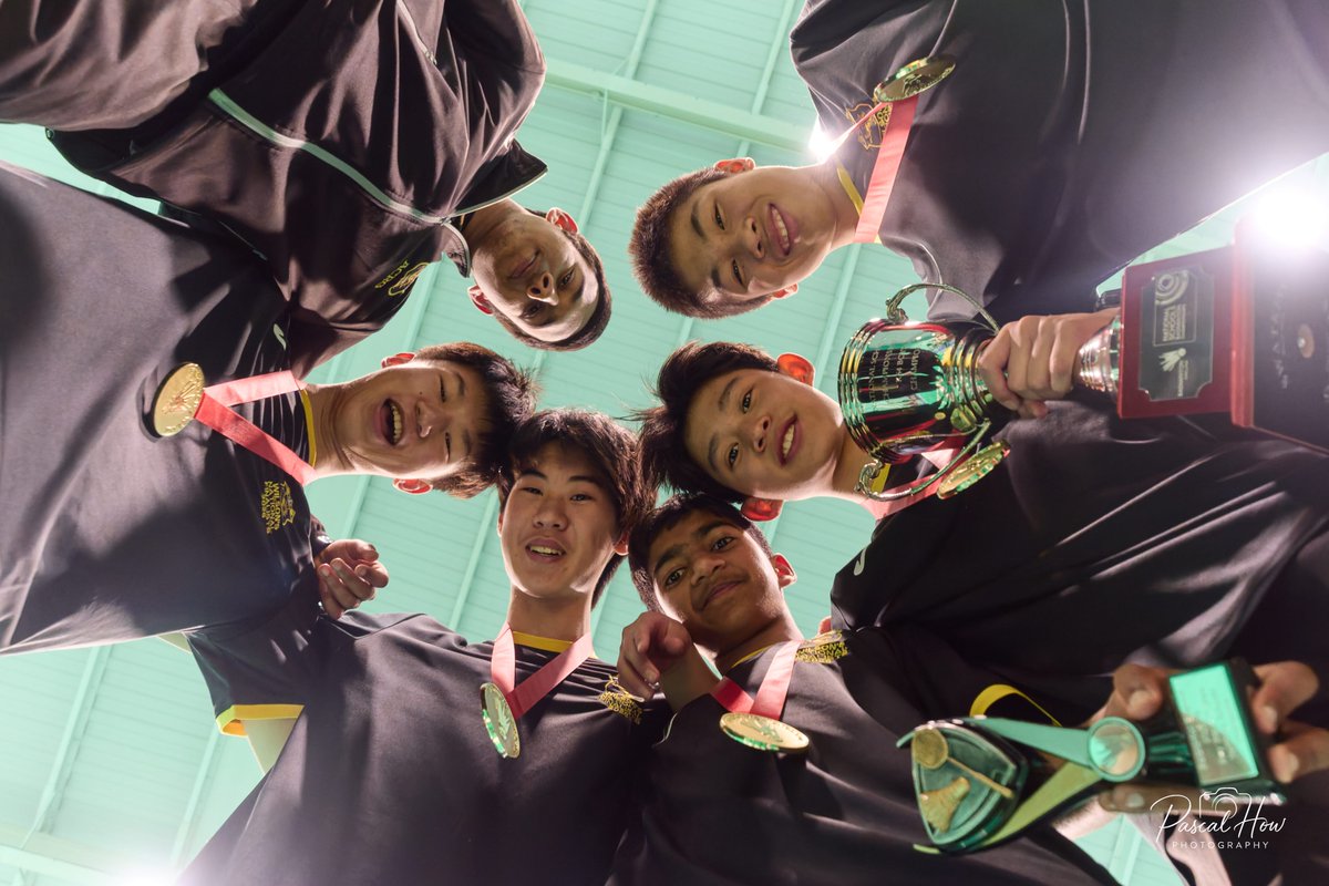 BadmintonEnglnd's tweet image. Your 2026/27 National Schools CHAMPIONS! 🤩

Congratulations to King Edward VI Grammar School &amp;amp; Wilson's School for winning the boys KS3 &amp;amp; KS4 National School Championships! A day of incredible badminton from all involved, CONGRATULATIONS! 🏆

#BE