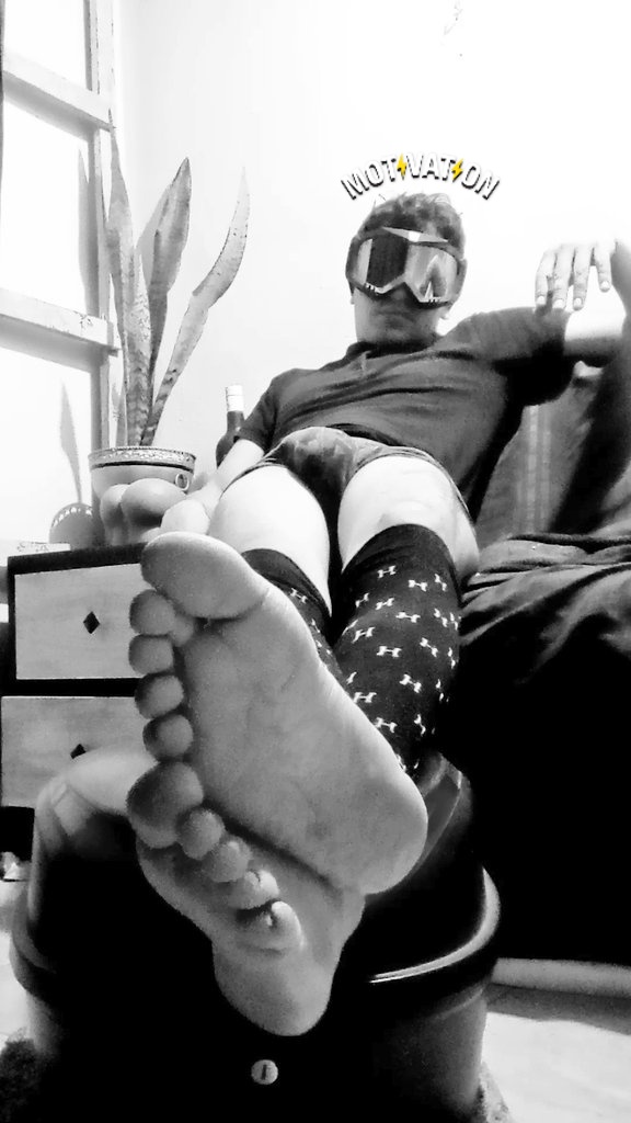 ferfeethell's tweet photo. Morning EVRONE

#CHACALES #femboy #feetfetısh #cum
#amargura #pies #dotado #feetworshi̇p  #alpha https://t.co/FZDUf0dQi0