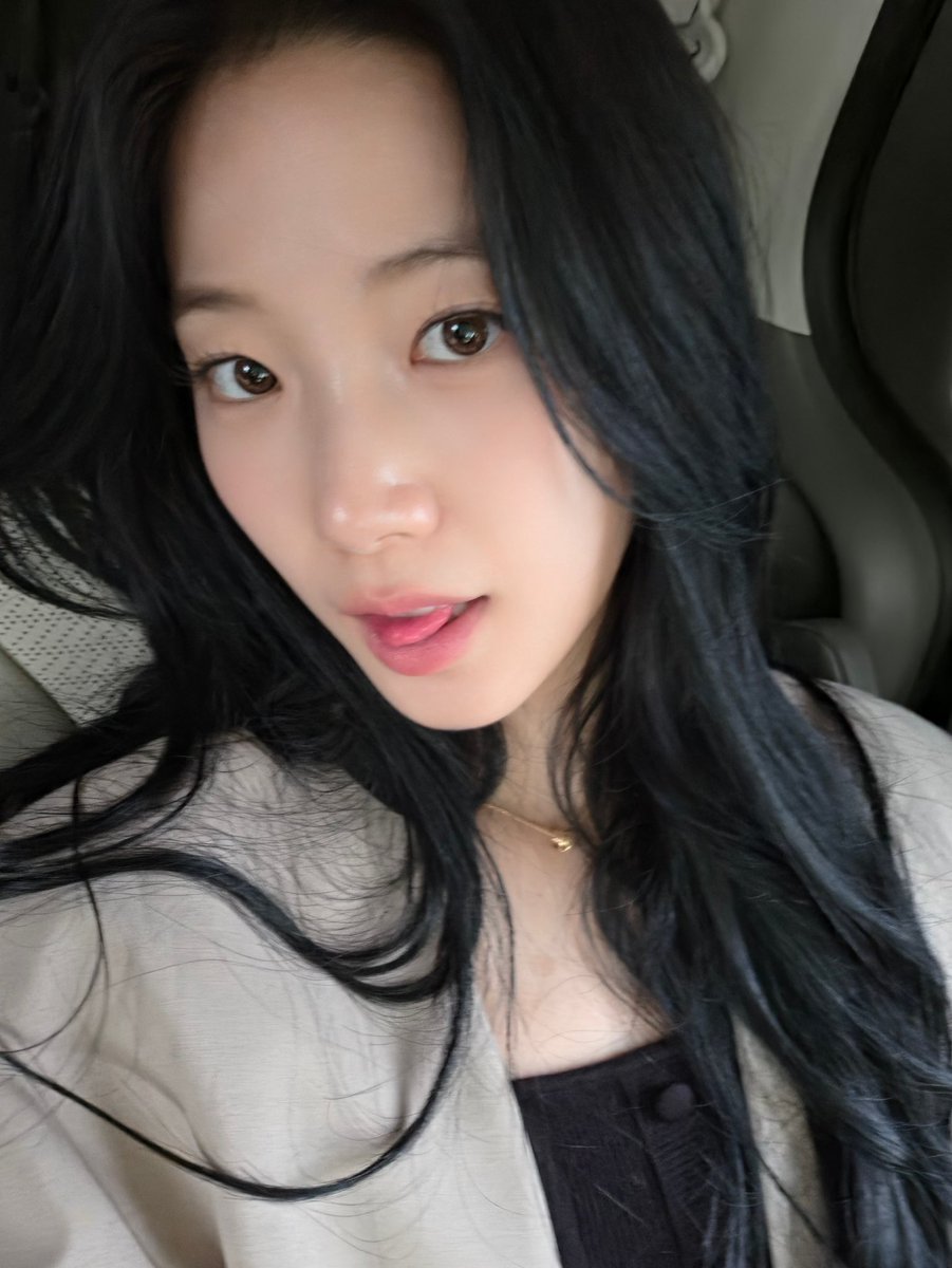 le sserafim pics tweet media