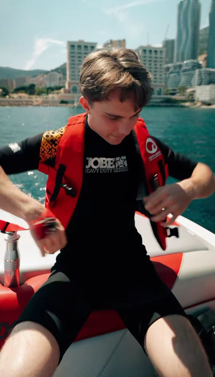 hirAa ⭐ tweet media