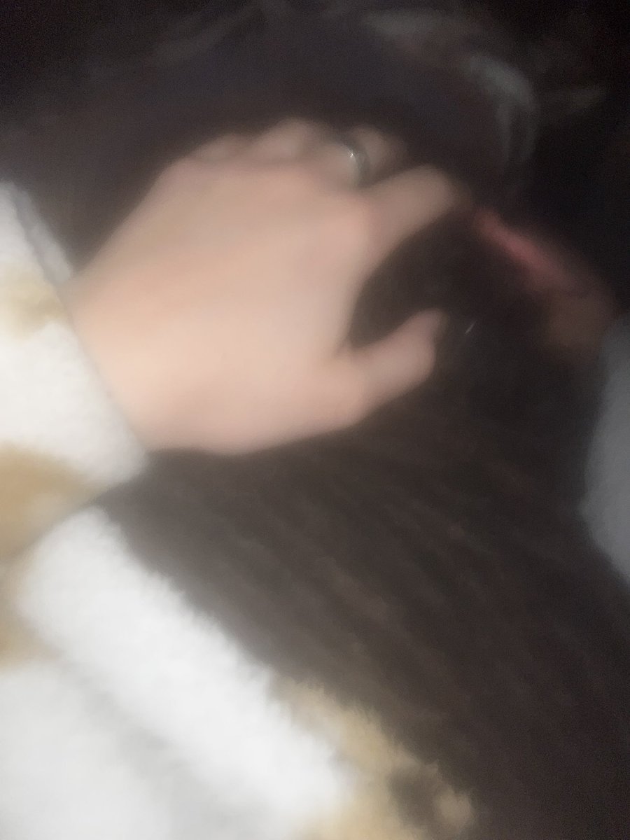 AmendeSucree's tweet photo. Vous connaissez pas cette sensation les #puceaux pas vrai ? 🙂↔️🤭
Alors raqu€ a hauteur de ton seum pour que mon chéri puisse continuer à profiter de sa nuit sur mes cuisses ! 🥰👠💸
#slowdrain #moneyslave #cocu #puceau #paypigs https://t.co/97J9OWmdSa