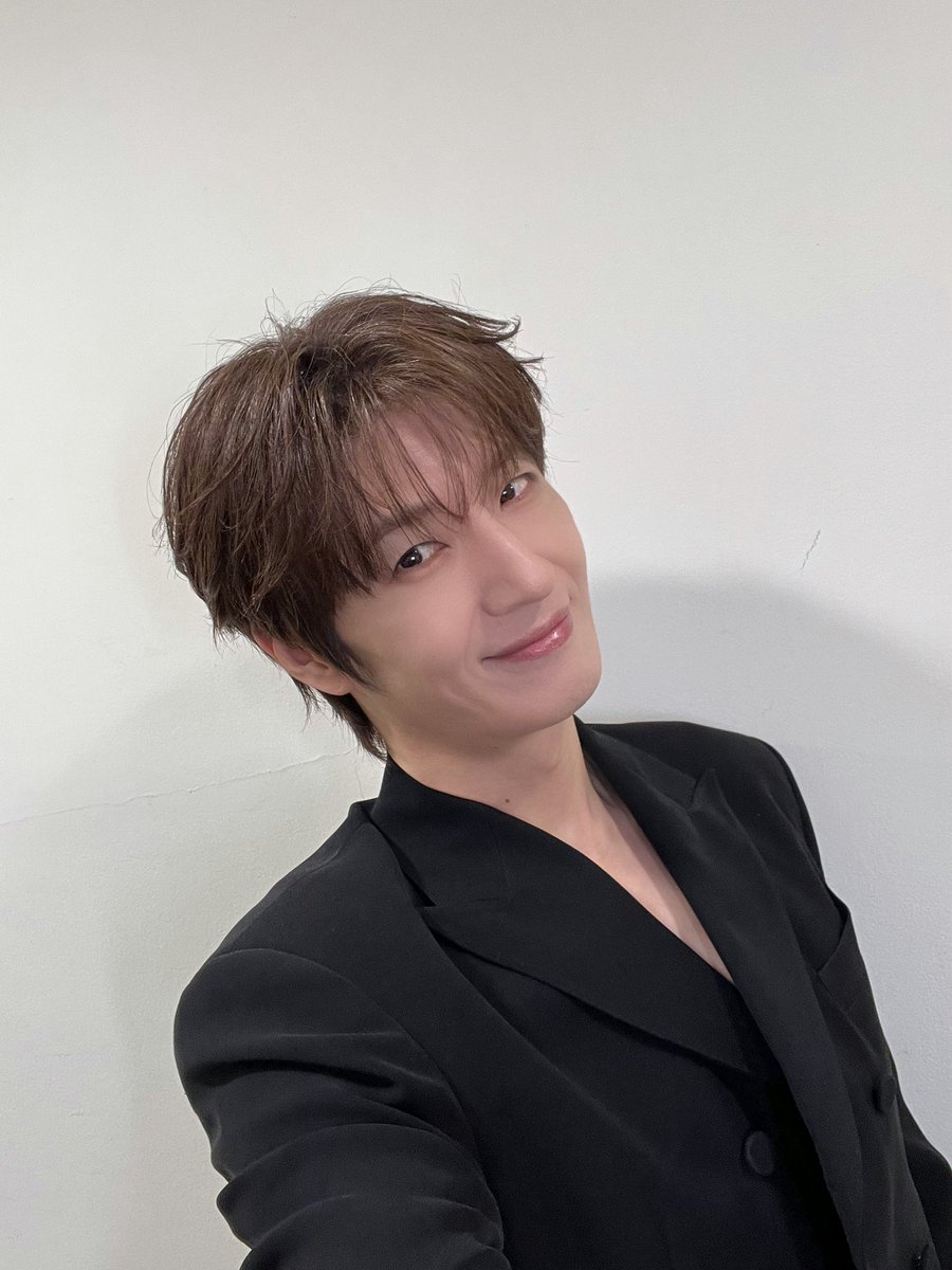 Official SonHoYoung tweet media