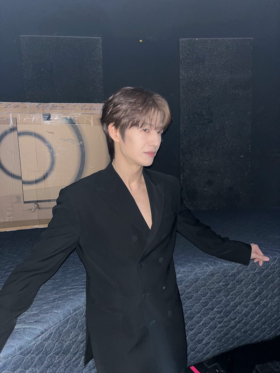 Official SonHoYoung tweet media