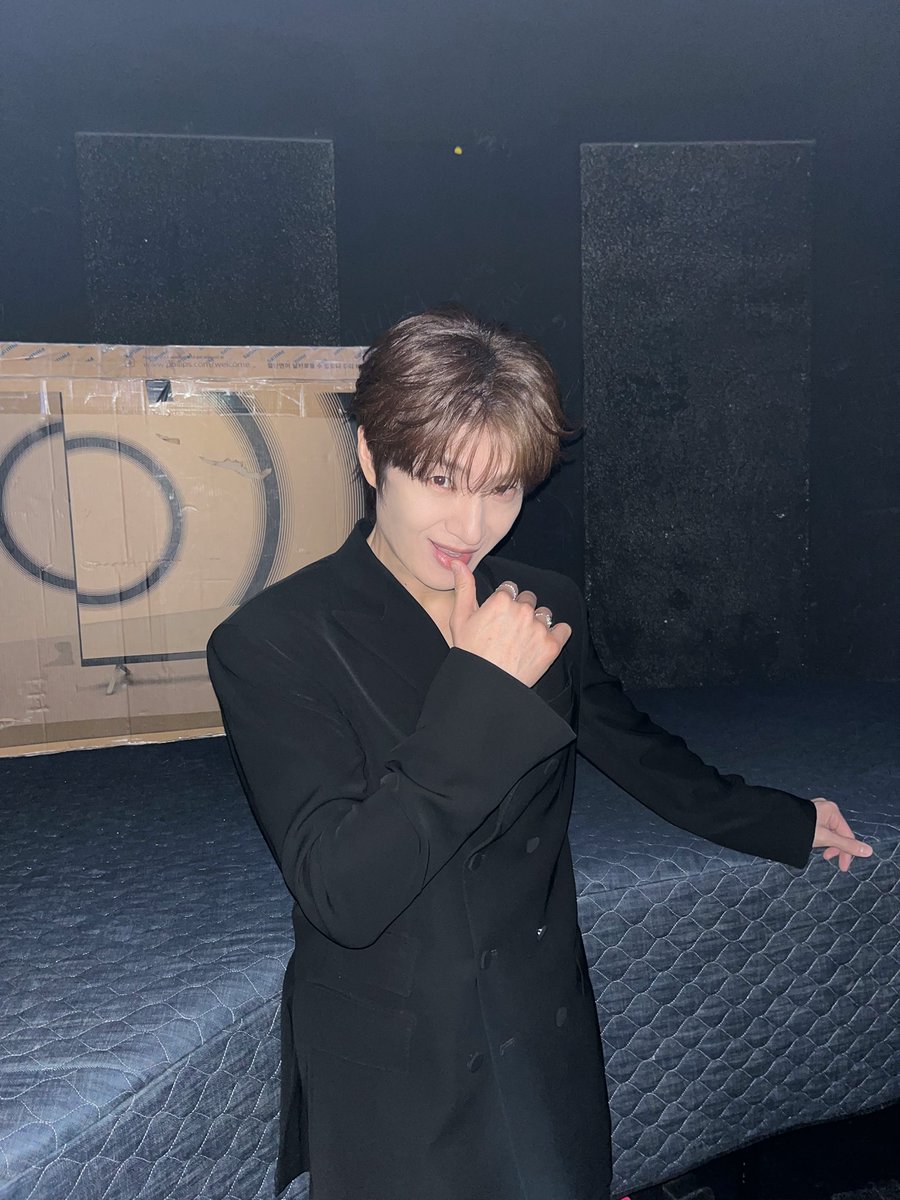 Official SonHoYoung tweet media