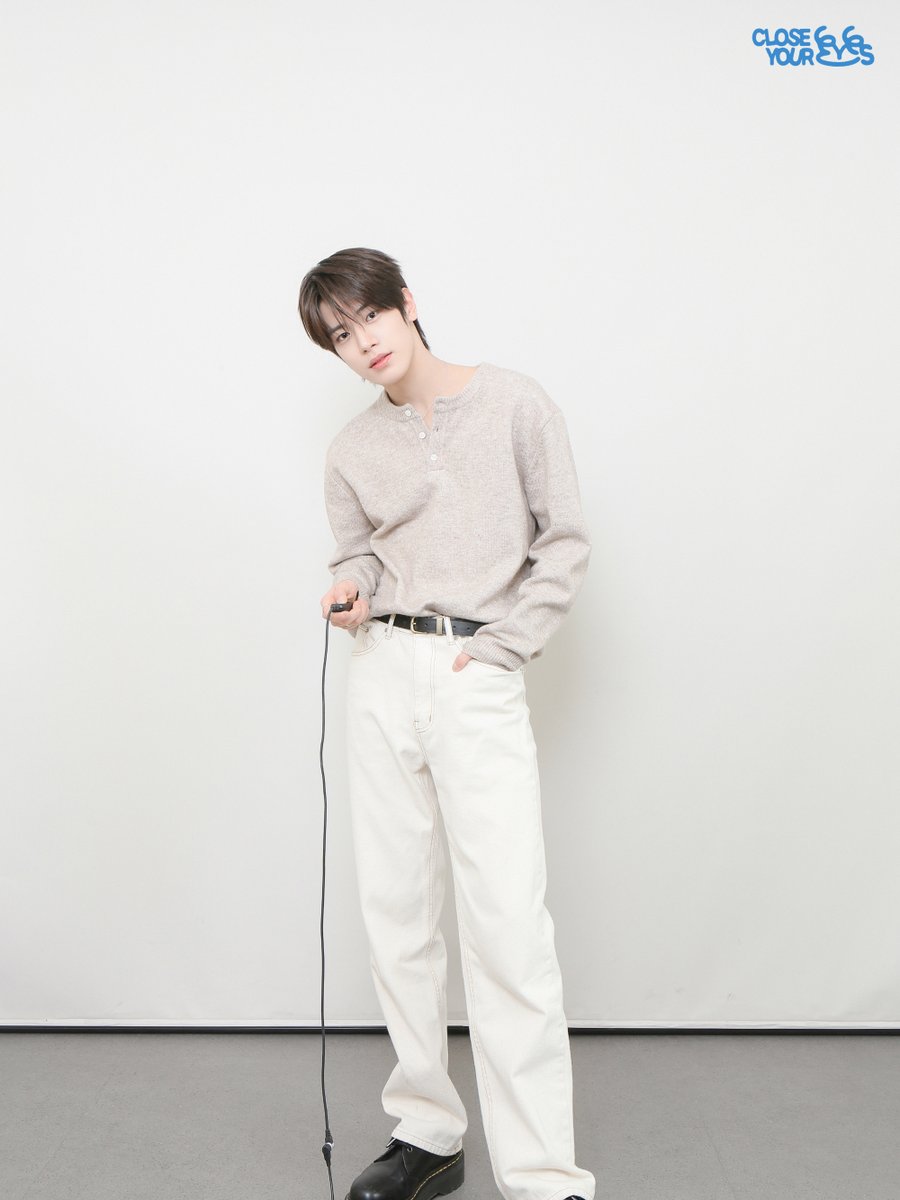 CLOSE YOUR EYES tweet media