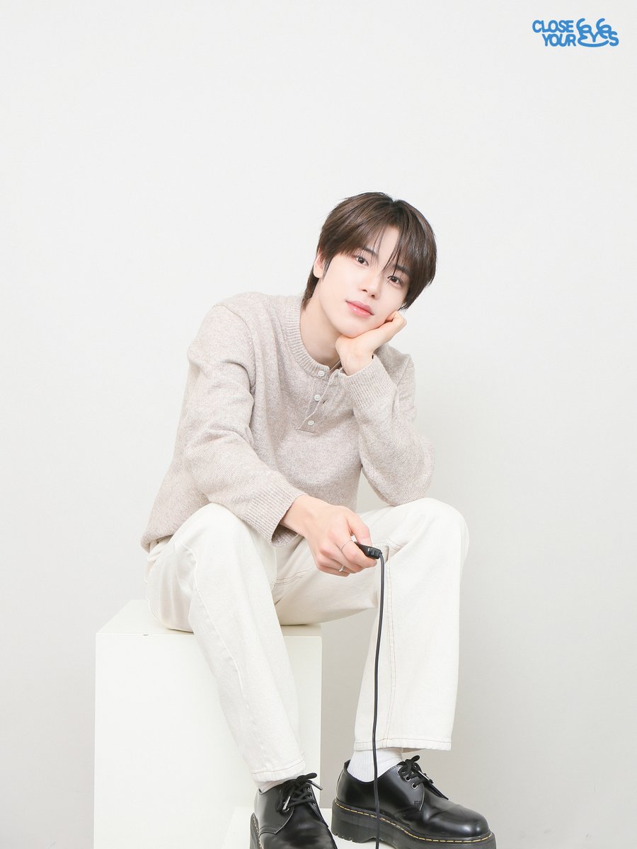 CLOSE YOUR EYES tweet media