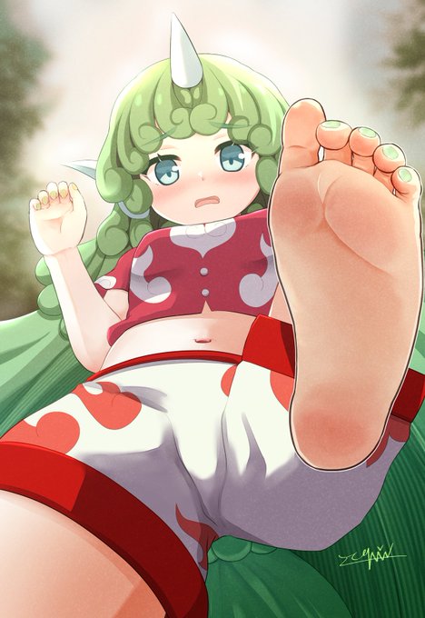 支援サイトで高麗野あうんに足で踏んでもらうイラストを公開しました 