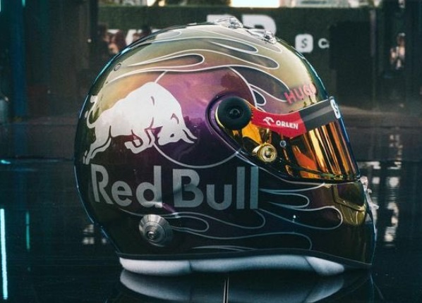 F1 Helmets tweet media