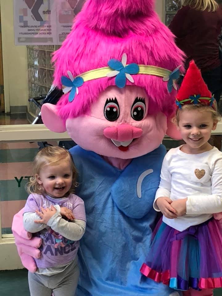 HockomockYMCA's tweet image. 👑✨ Join us for a magical afternoon with Princess Poppy! ✨👑

📅 Friday, April 10
⏰ 11:30 AM – 12:30 PM
Foxboro Branch 

👉 Register today: bit.ly/FXFamilyEvents

Questions? Contact alyssah@hockymca.org
#YMCA #FamilyFun #PrincessPoppy #KidsEvents