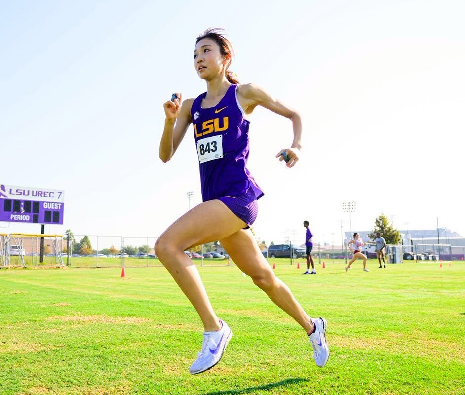 XTPJT11's tweet photo. 【予告】

澤田結弥 / 1500m

日本の枠組みを超えた、彼女のリアルに迫る。

明日から個別取材第二弾が三回構成で公開されます！

Photo by LSU athletics https://t.co/oUuqU0xDSr