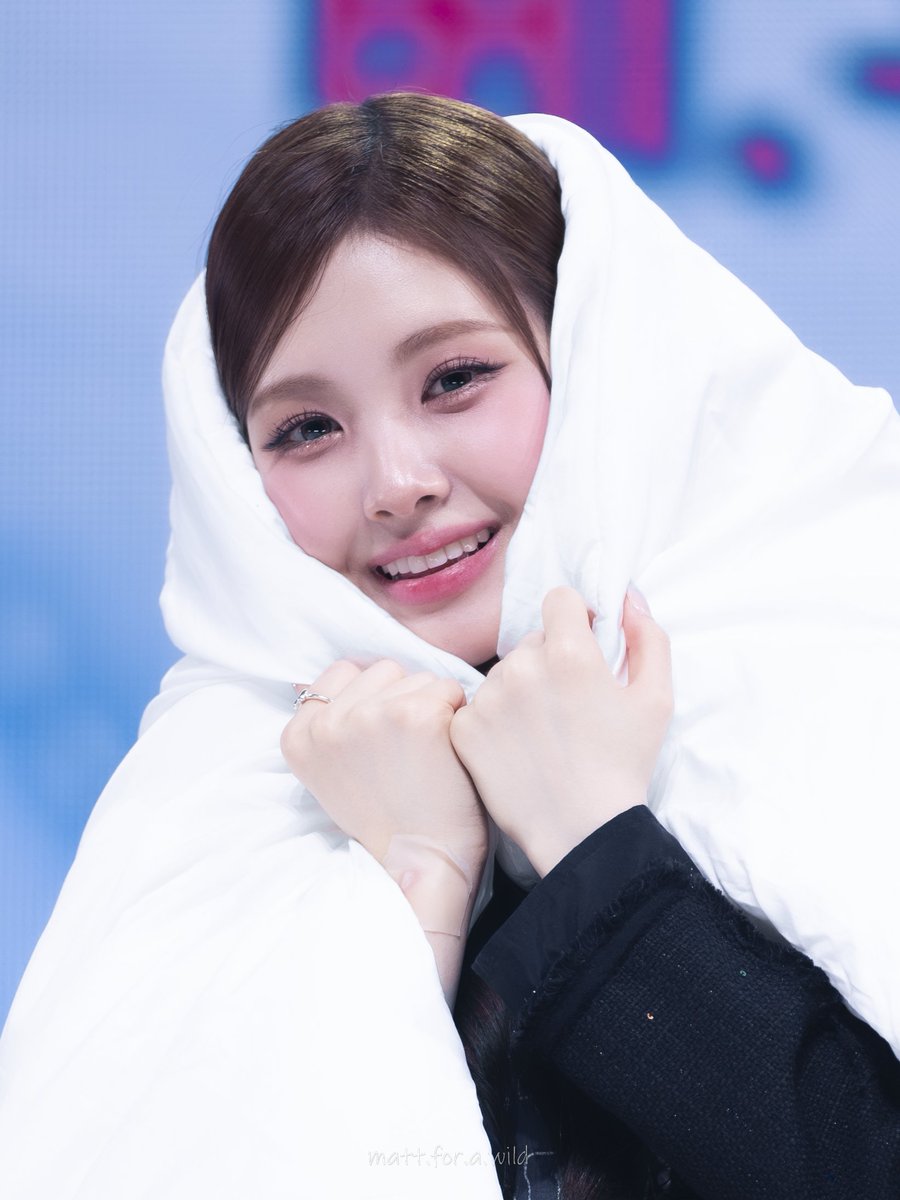 20260324
이불 속에 폭 파묻힌 이현...🐰🛌💤

#babydontcry
#yihyun
#베이비돈크라이
#조이현