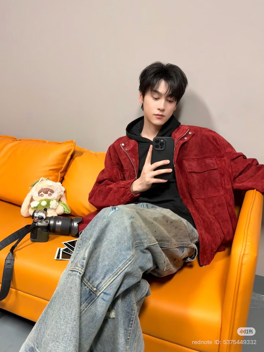 Xuyu's nose boops (Zhi) tweet media