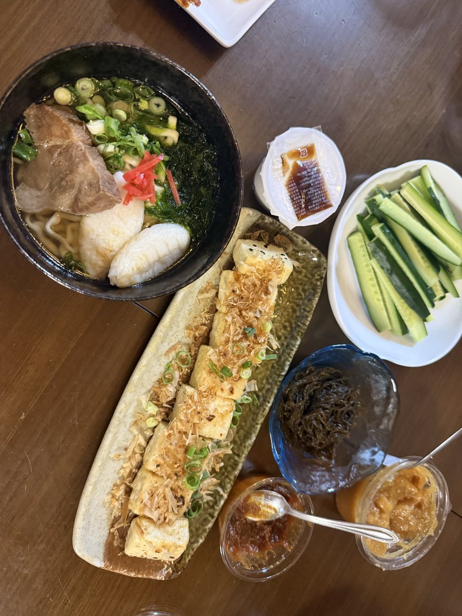 ankoraaaaaa's tweet photo. 沖縄で買って持って帰ってきた
照喜名そばで沖縄そば
島豆腐の厚焼き
油味噌野菜スティック
 #沖縄ごはん https://t.co/e4l3pmpTrw