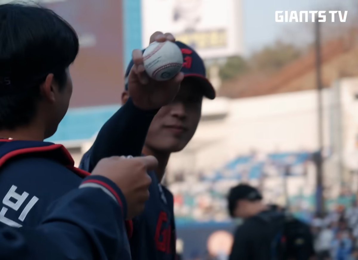 이나 tweet media