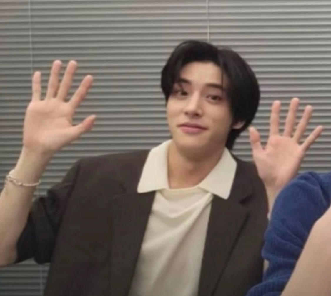 𝓻𝓮✩ 𝐄𝐍𝐇𝐘𝐏𝐄𝐍 𝐈𝐒 𝟕 tweet media