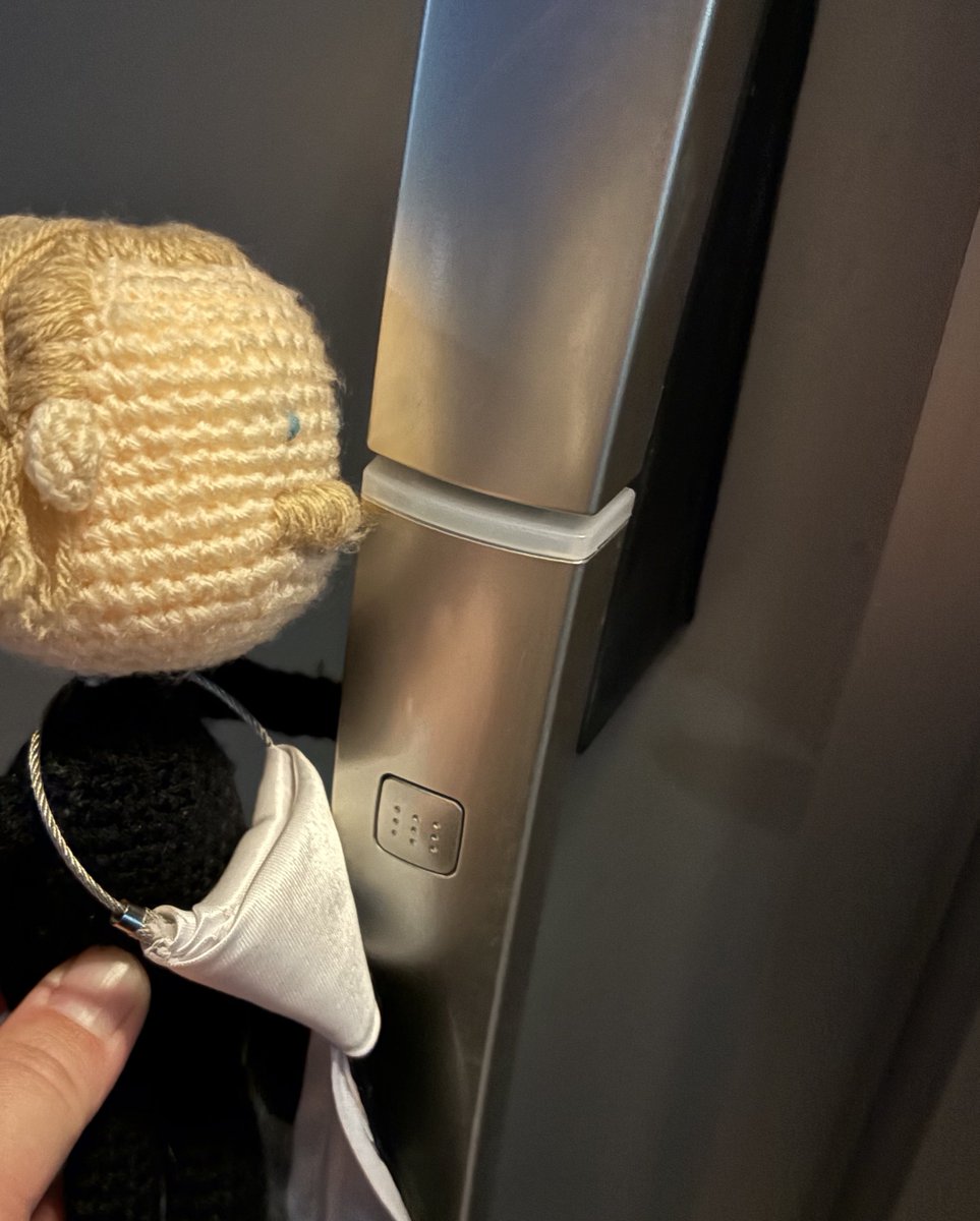 ay(えーわい) tweet media