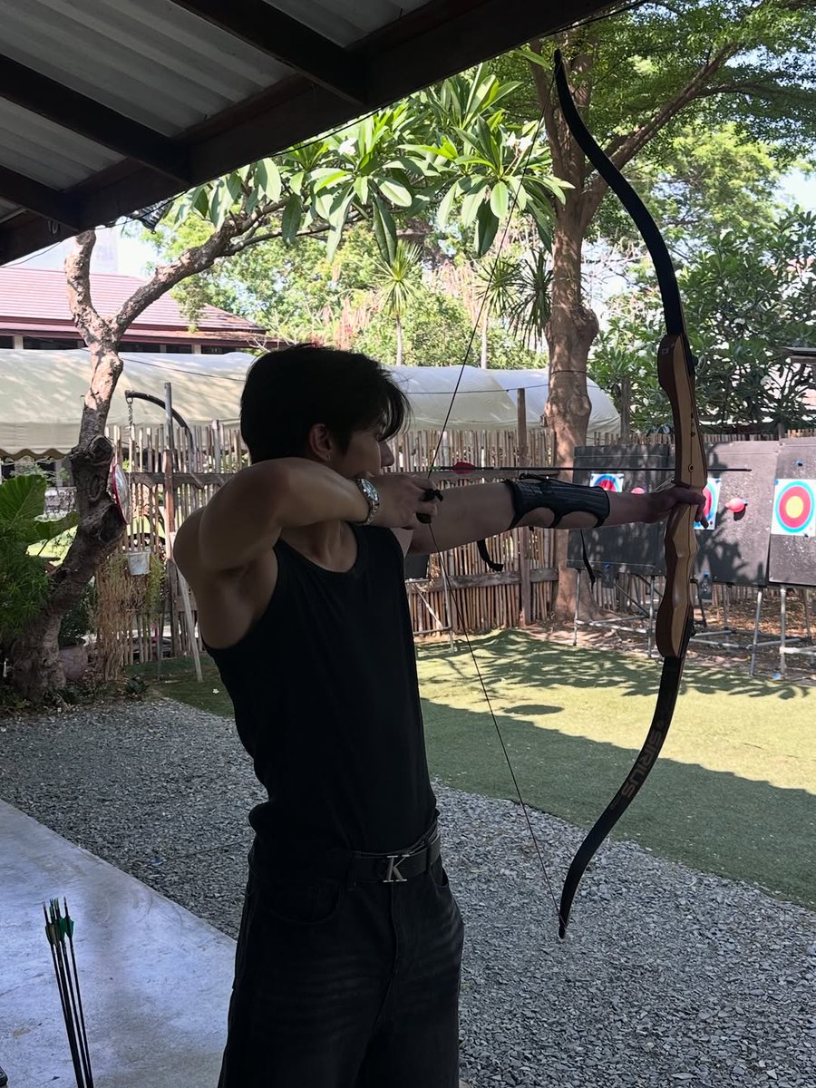 longlee_official tweet media