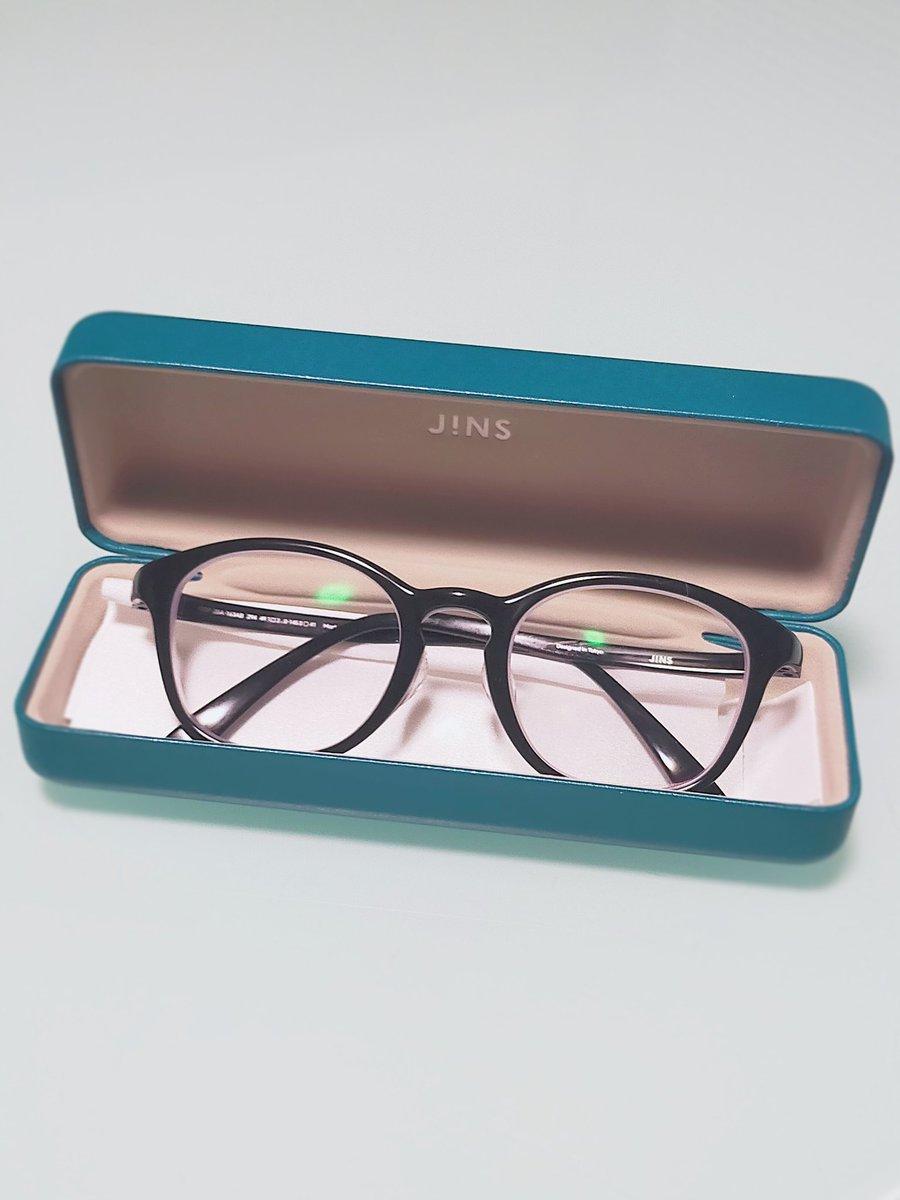 Hanako875J's tweet photo. Finally got my new glasses from JINS! 👓 They are famous for being affordable and fast. My lenses took a week to arrive because of my strong prescription, but I'm so happy with the quality and the price. Highly recommended if you're in Japan! https://t.co/Gn8KlbsSUN