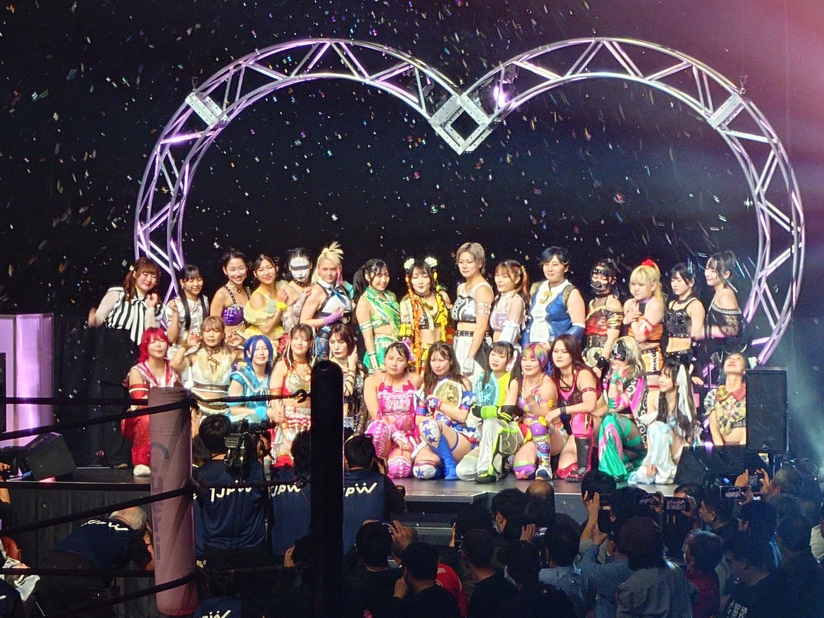 default_m's tweet photo. 観戦終了。東女はたまに見に行きたくなるんよね。団体側としては早く1マス2人に戻したほうがいいんだろうけど、1マス1人は足伸ばし放題で本当に助かる。 https://t.co/U2ISVQtKuS