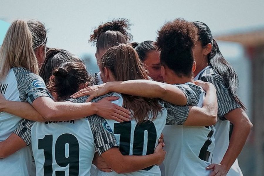 Reinas del balón tweet media