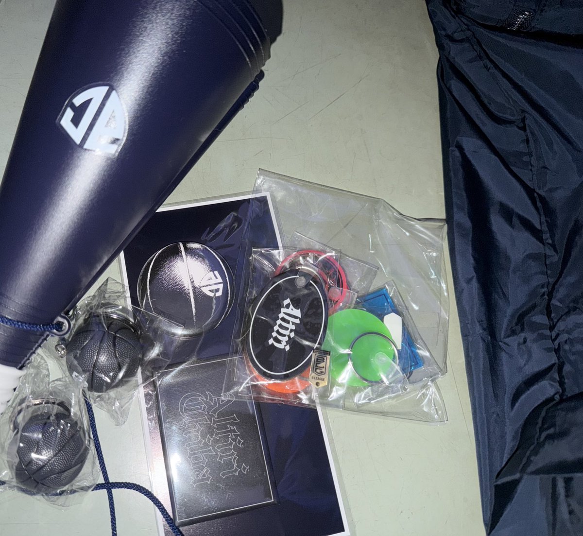 帰宅！余韻が抜けない！今日の試合は今年1番だ、、！
ラッキードローはこんな感じ。キーホルダーだらけなので、トートバッグ買いました