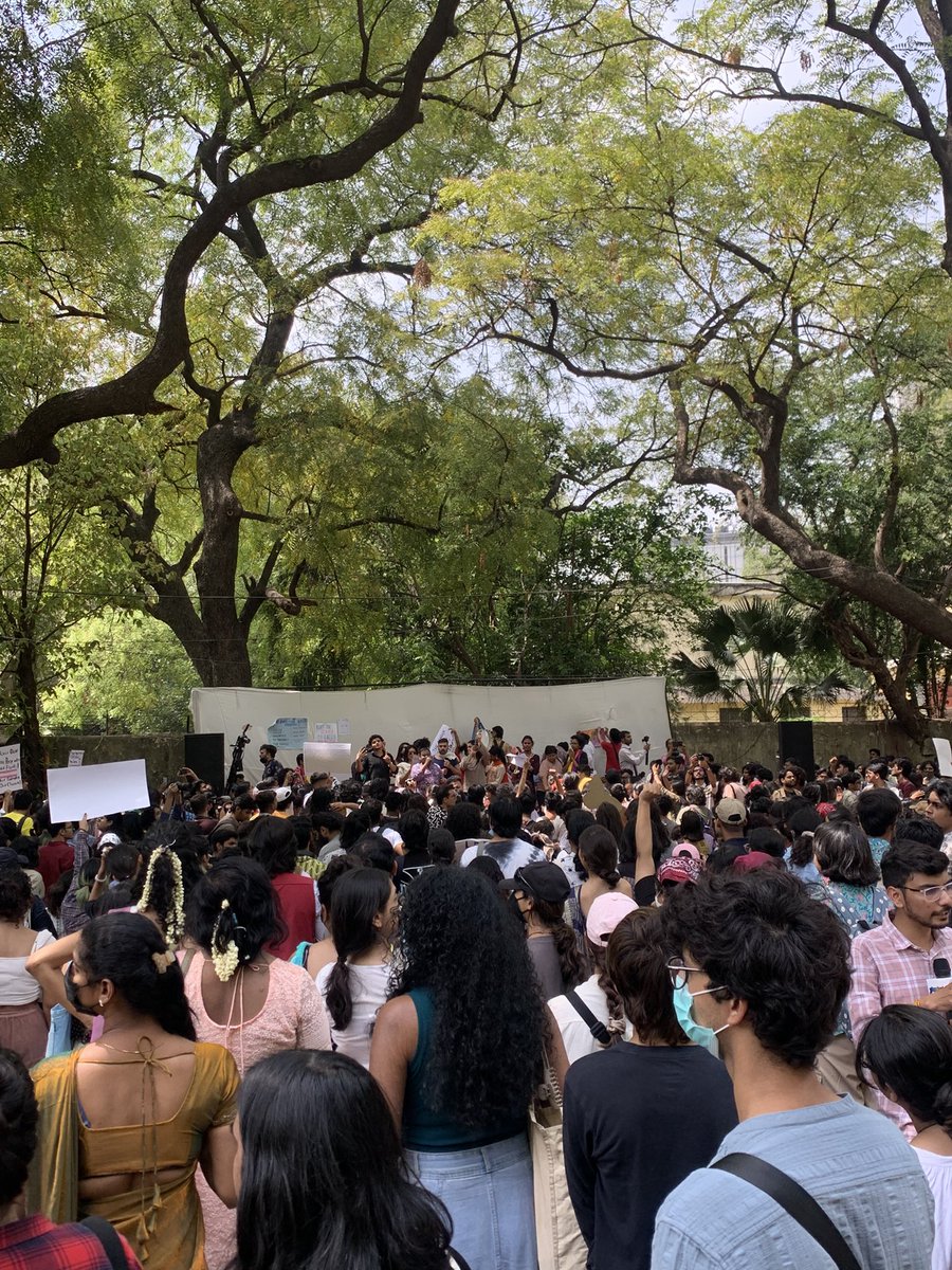 aspiring pope-mother 𖦹 °. tweet media