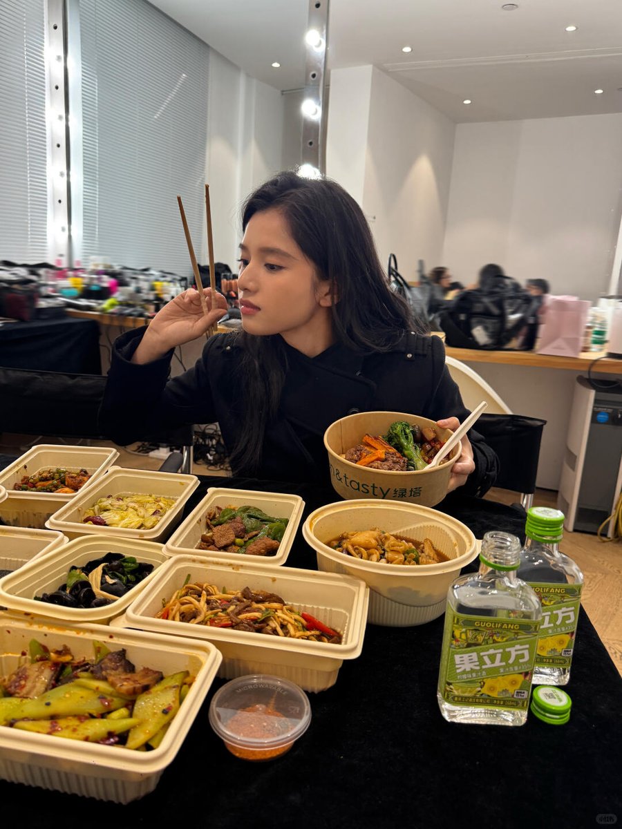 𝖟𝖆𝖟𝖆 tweet media