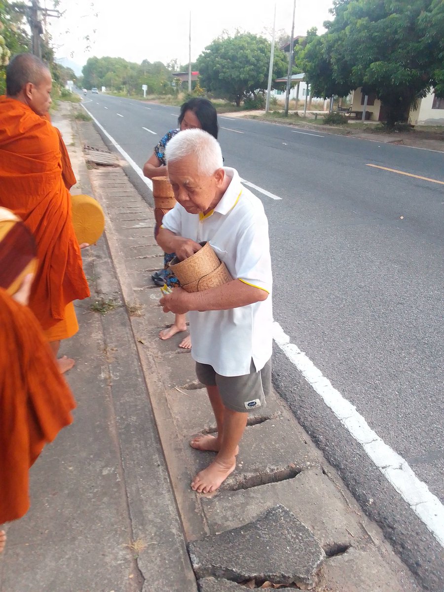 ความลับของ สว. tweet media