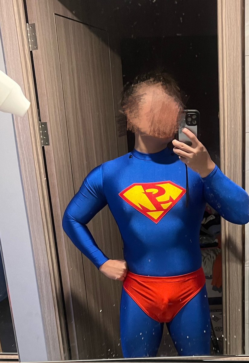 SuperMbx's tweet image. 过完年胖了10斤
#superman #superhero #英雄战败  #紧身衣 #调教m