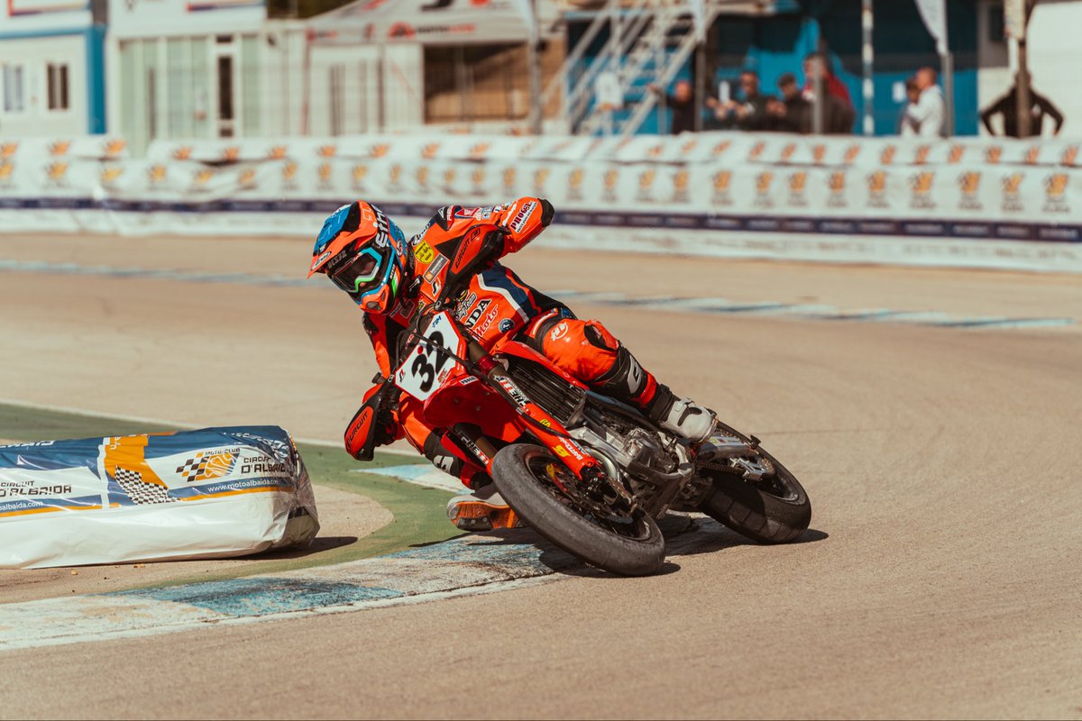 Josealvarezvila's tweet photo. Mundial Supermotard Albaida https://t.co/eN8sUGAQfR